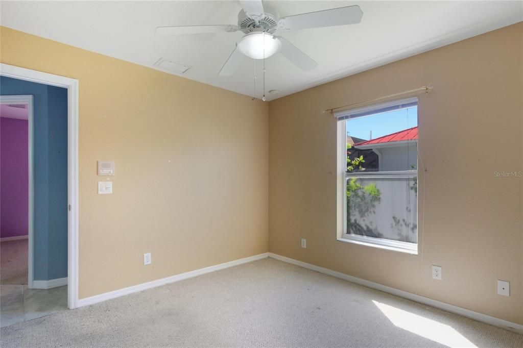 Под контрактом: $299,000 (3 спален, 2 ванн, 1512 Квадратных фут)