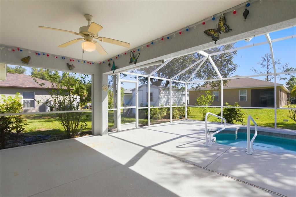 Под контрактом: $299,000 (3 спален, 2 ванн, 1512 Квадратных фут)