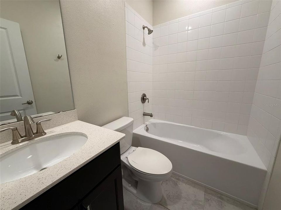 Activo con contrato: $2,000 (2 camas, 2 baños, 1284 Pies cuadrados)