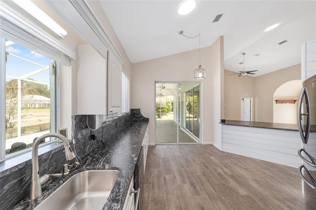 待售: $368,000 (3 贝兹, 2 浴室, 1808 平方英尺)