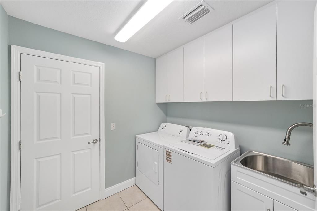 待售: $368,000 (3 贝兹, 2 浴室, 1808 平方英尺)