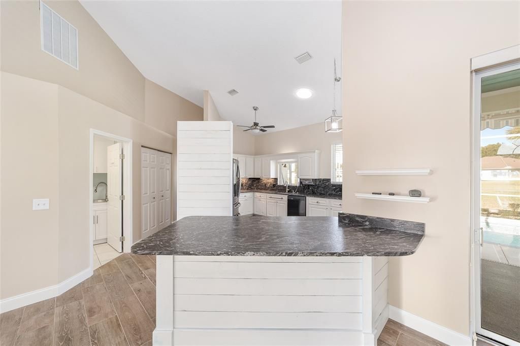 待售: $368,000 (3 贝兹, 2 浴室, 1808 平方英尺)