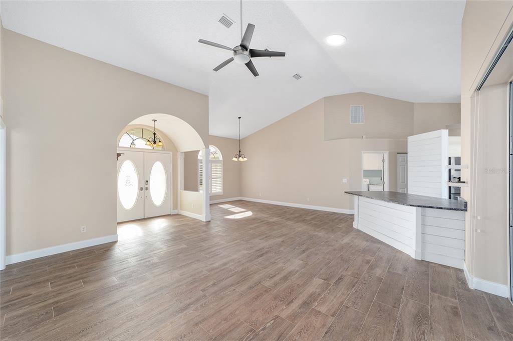 待售: $368,000 (3 贝兹, 2 浴室, 1808 平方英尺)