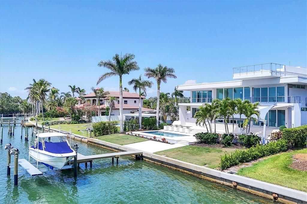 For Sale: $7,875,000 (4 beds, 4 baths, 4559 Square Feet)