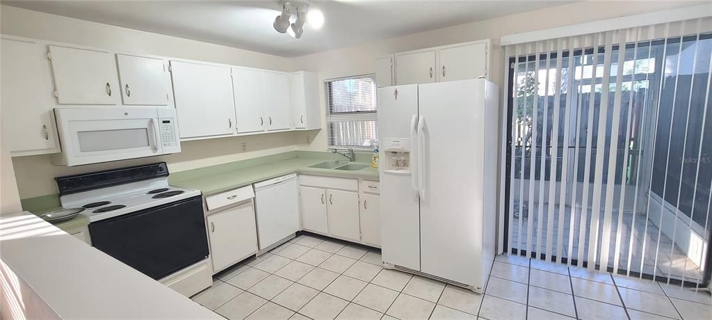 出租: $1,400 (2 贝兹, 1 浴室, 1024 平方英尺)