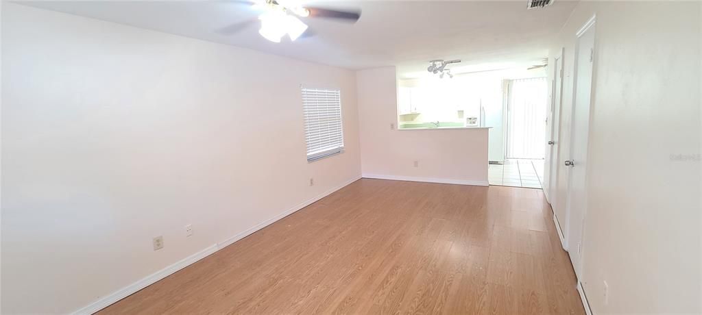 出租: $1,400 (2 贝兹, 1 浴室, 1024 平方英尺)