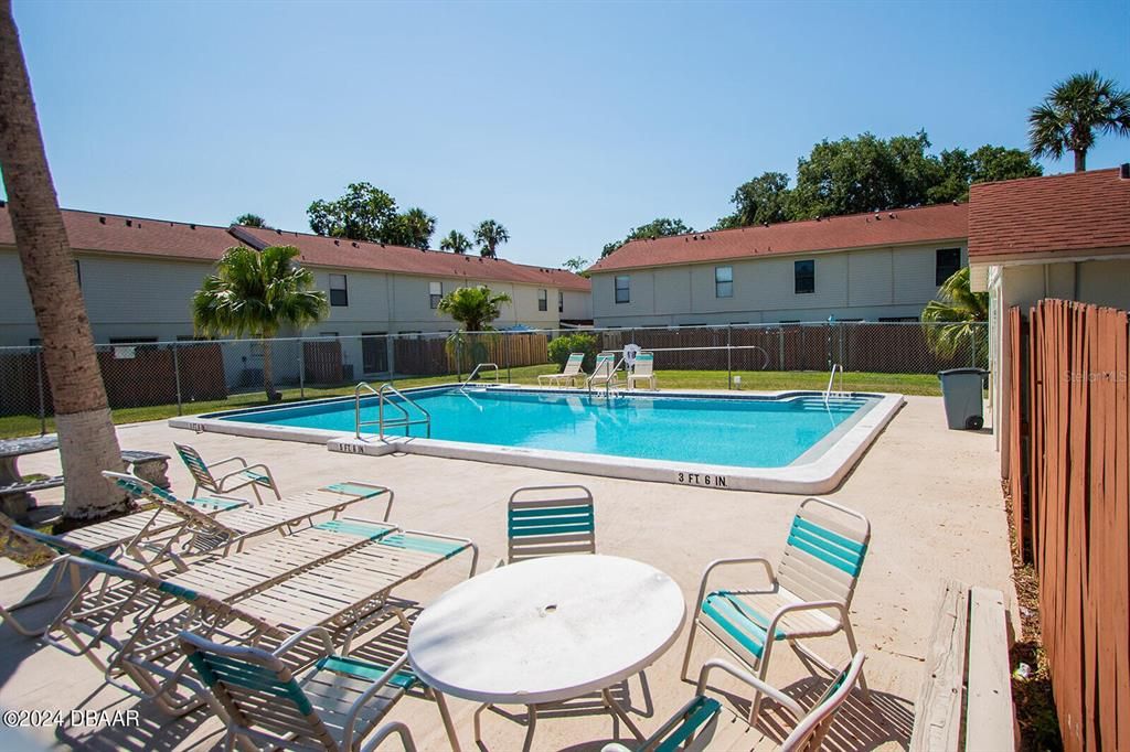 出租: $1,400 (2 贝兹, 1 浴室, 1024 平方英尺)