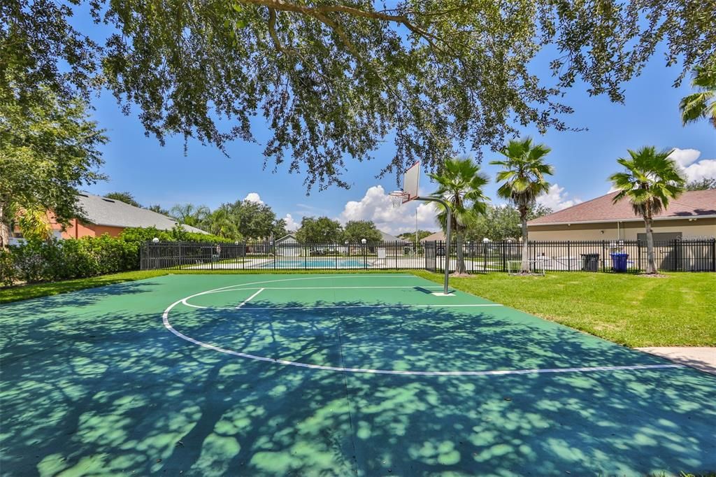 На продажу: $320,000 (4 спален, 2 ванн, 1544 Квадратных фут)