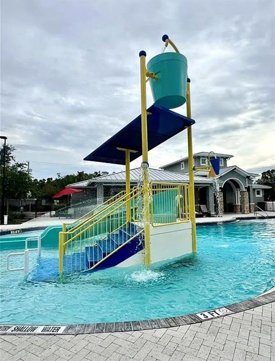 На продажу: $320,000 (4 спален, 2 ванн, 1544 Квадратных фут)