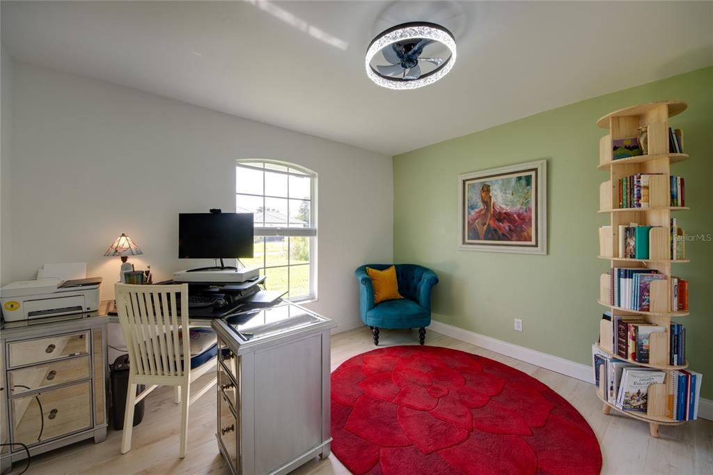 For Sale: $329,000 (3 beds, 2 baths, 1431 Square Feet)