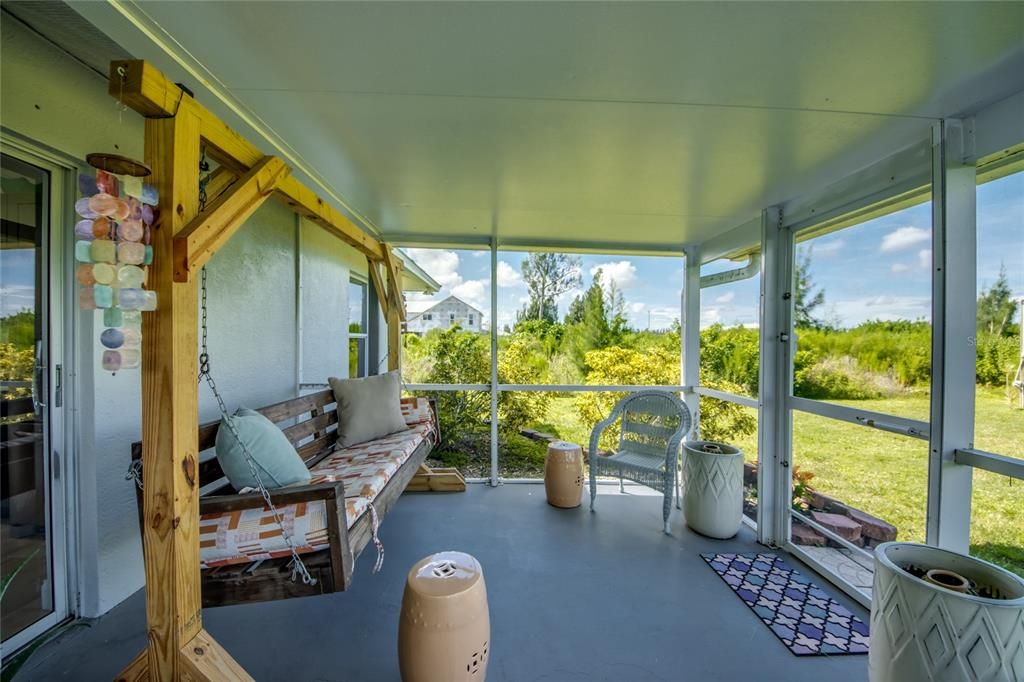 For Sale: $329,000 (3 beds, 2 baths, 1431 Square Feet)