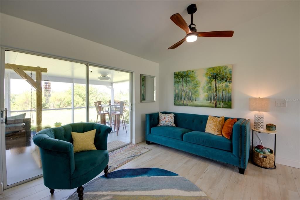 For Sale: $329,000 (3 beds, 2 baths, 1431 Square Feet)