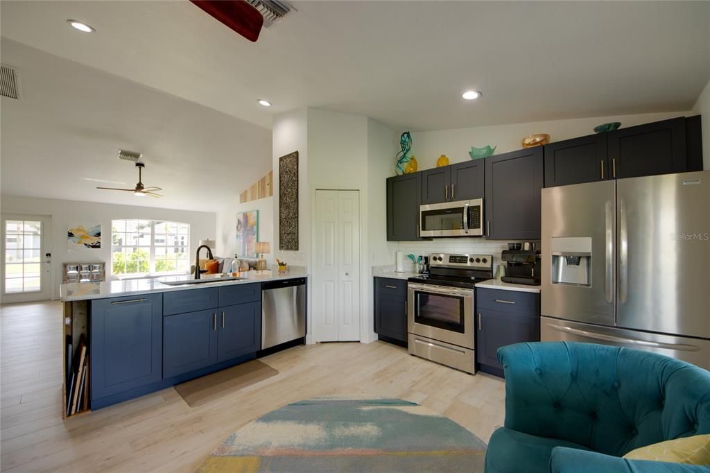 For Sale: $329,000 (3 beds, 2 baths, 1431 Square Feet)