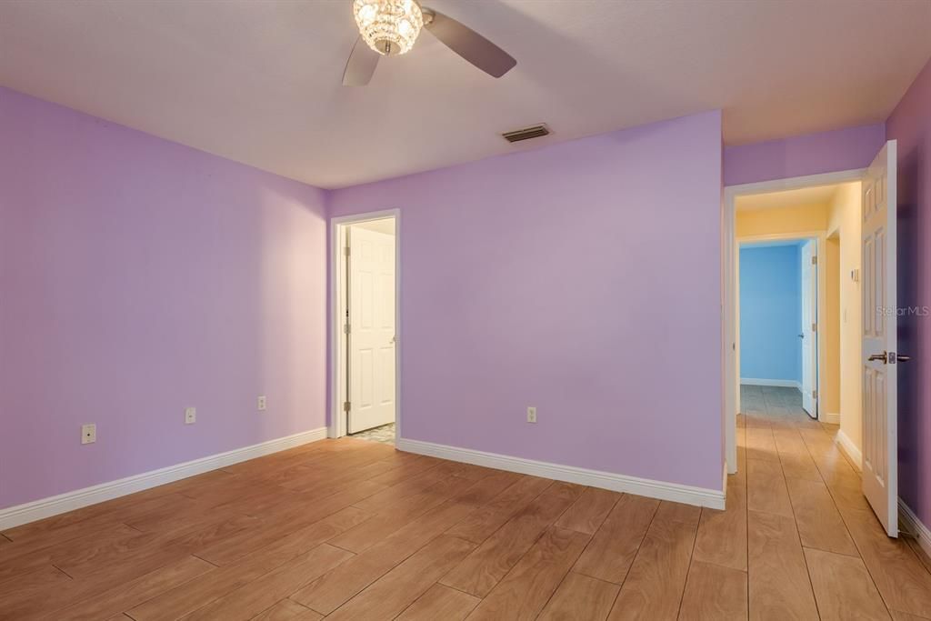 For Sale: $225,000 (2 beds, 2 baths, 1177 Square Feet)