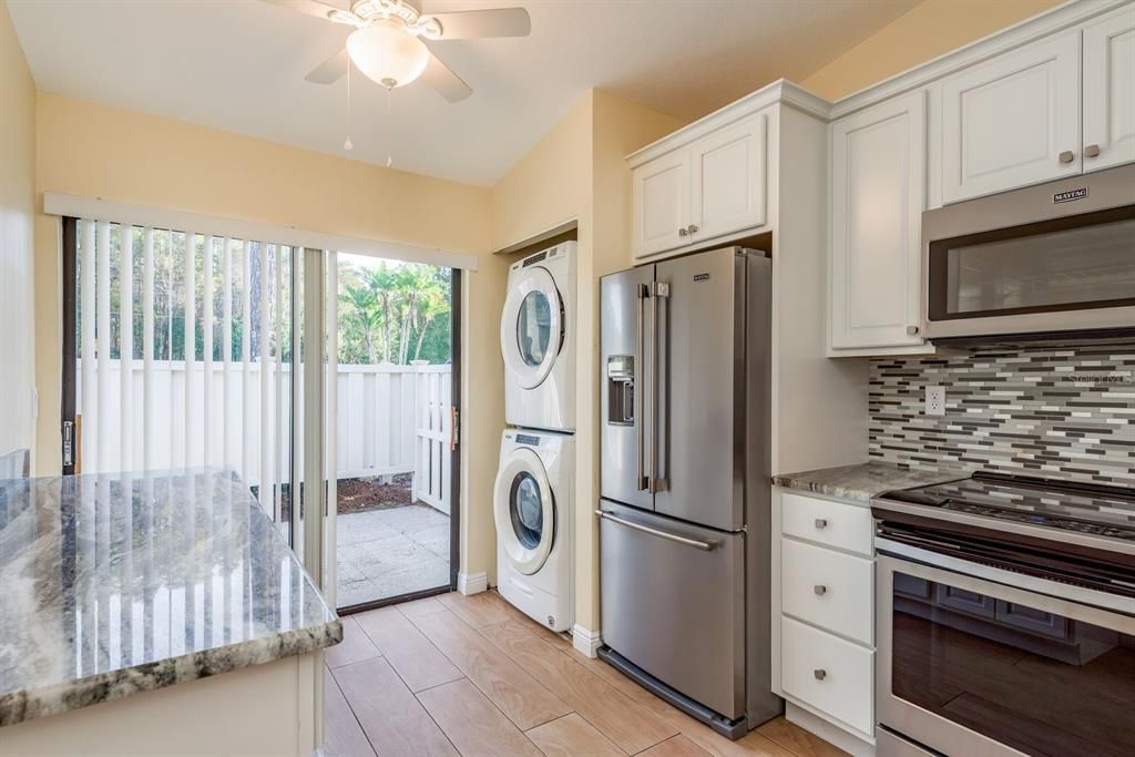For Sale: $225,000 (2 beds, 2 baths, 1177 Square Feet)
