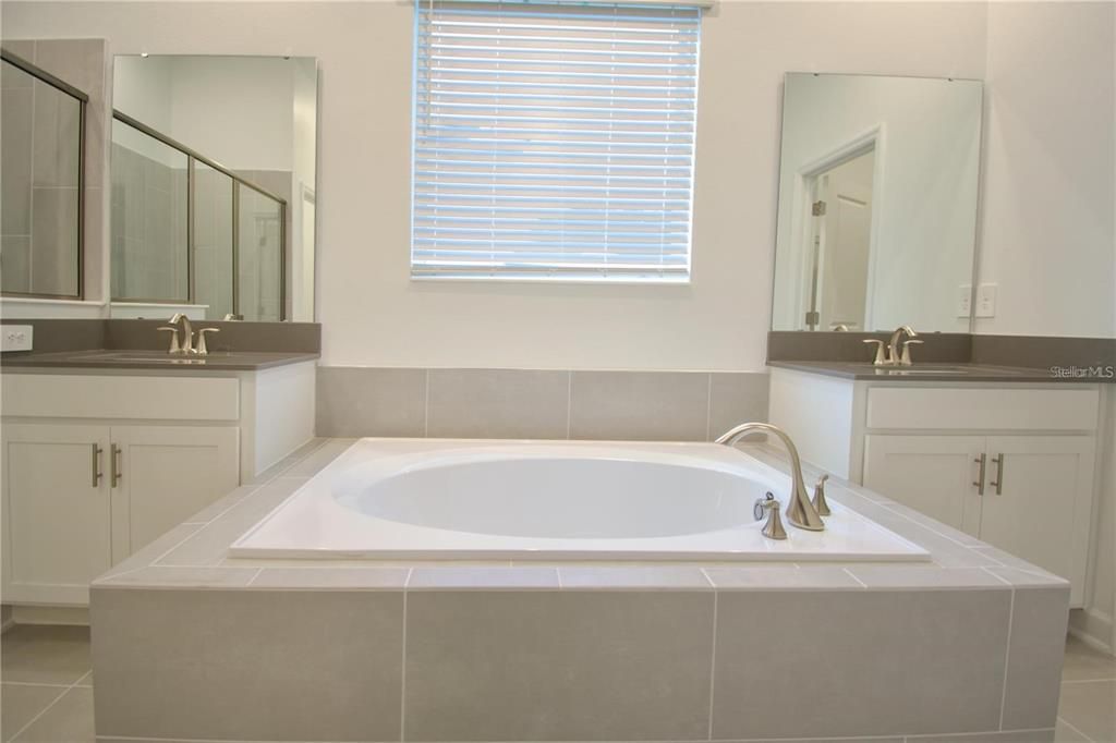 出租: $2,900 (3 贝兹, 2 浴室, 2650 平方英尺)