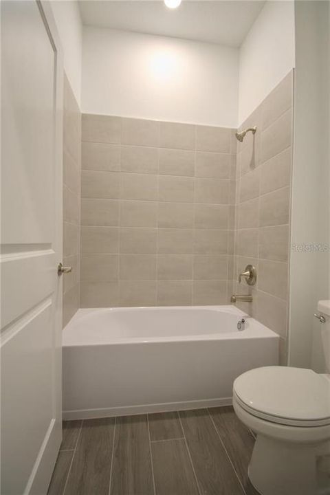 出租: $2,900 (3 贝兹, 2 浴室, 2650 平方英尺)