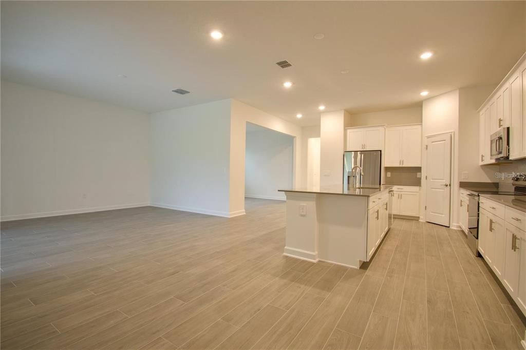 出租: $2,900 (3 贝兹, 2 浴室, 2650 平方英尺)