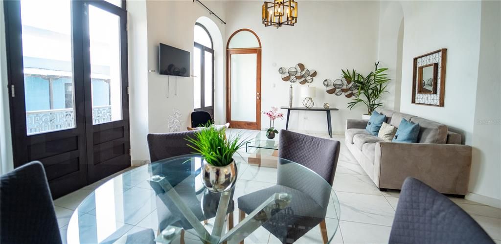 En Venta: $585,000 (1 camas, 1 baños, 823 Pies cuadrados)