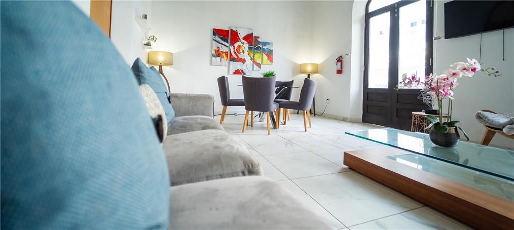 En Venta: $585,000 (1 camas, 1 baños, 823 Pies cuadrados)