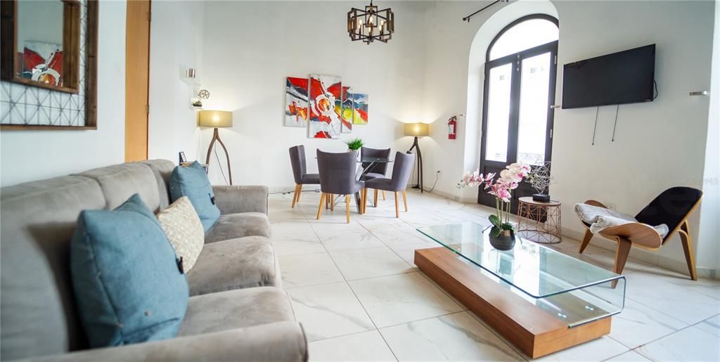 En Venta: $585,000 (1 camas, 1 baños, 823 Pies cuadrados)