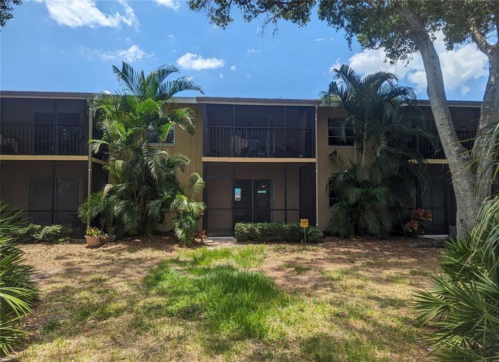 待售: $169,999 (1 贝兹, 1 浴室, 800 平方英尺)