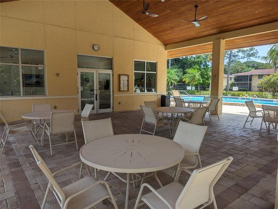 待售: $169,999 (1 贝兹, 1 浴室, 800 平方英尺)