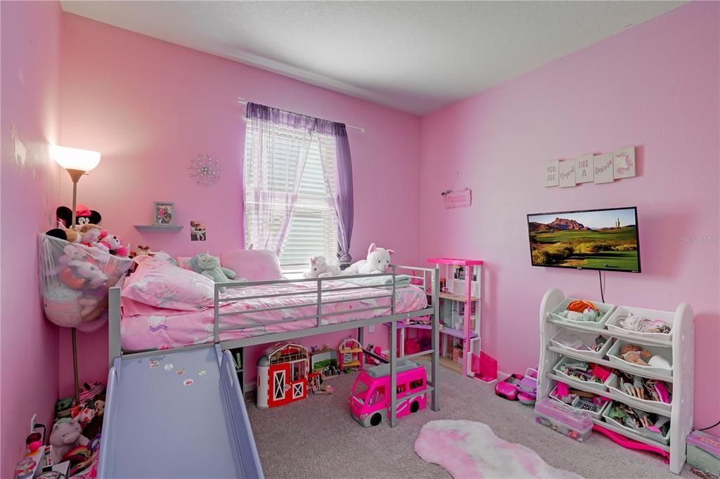 For Sale: $300,000 (4 beds, 2 baths, 1879 Square Feet)