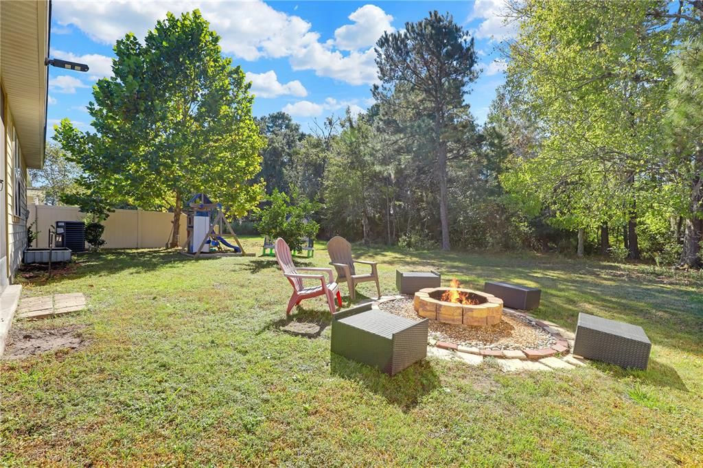 For Sale: $300,000 (4 beds, 2 baths, 1879 Square Feet)