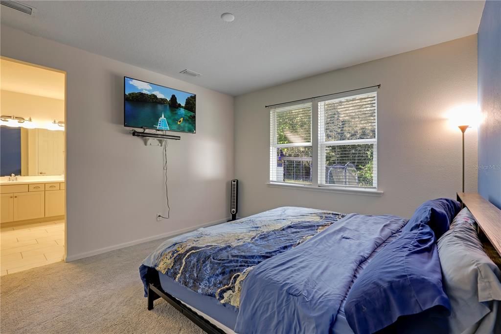 For Sale: $300,000 (4 beds, 2 baths, 1879 Square Feet)