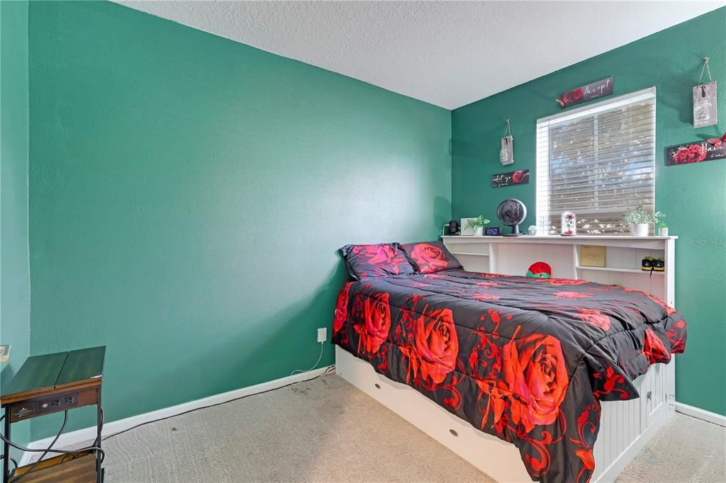 For Sale: $300,000 (4 beds, 2 baths, 1879 Square Feet)