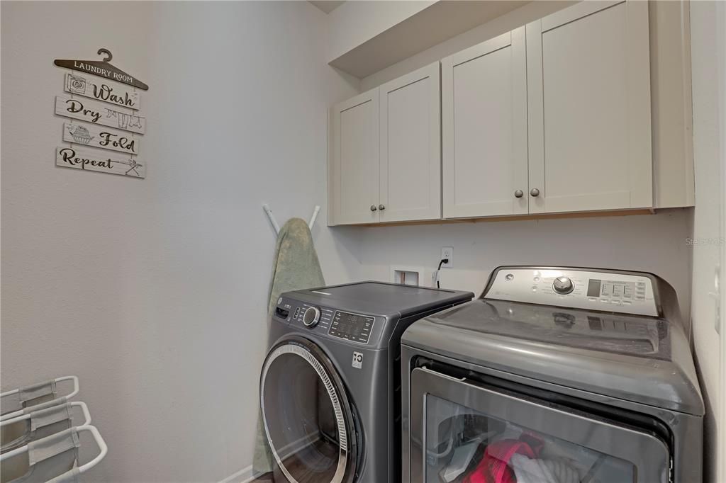 For Sale: $300,000 (4 beds, 2 baths, 1879 Square Feet)