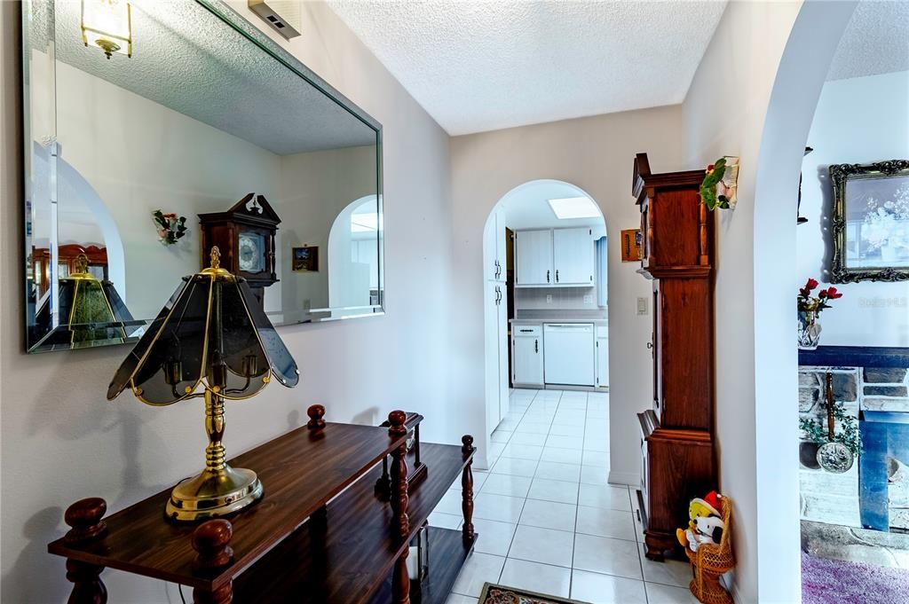 待售: $290,000 (2 贝兹, 2 浴室, 1480 平方英尺)