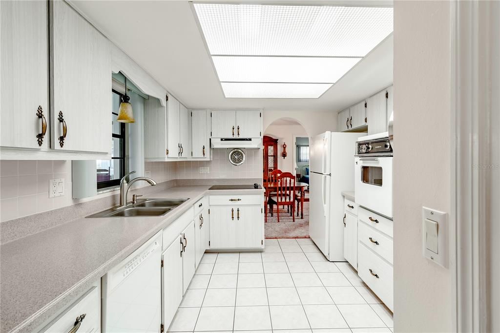 待售: $290,000 (2 贝兹, 2 浴室, 1480 平方英尺)