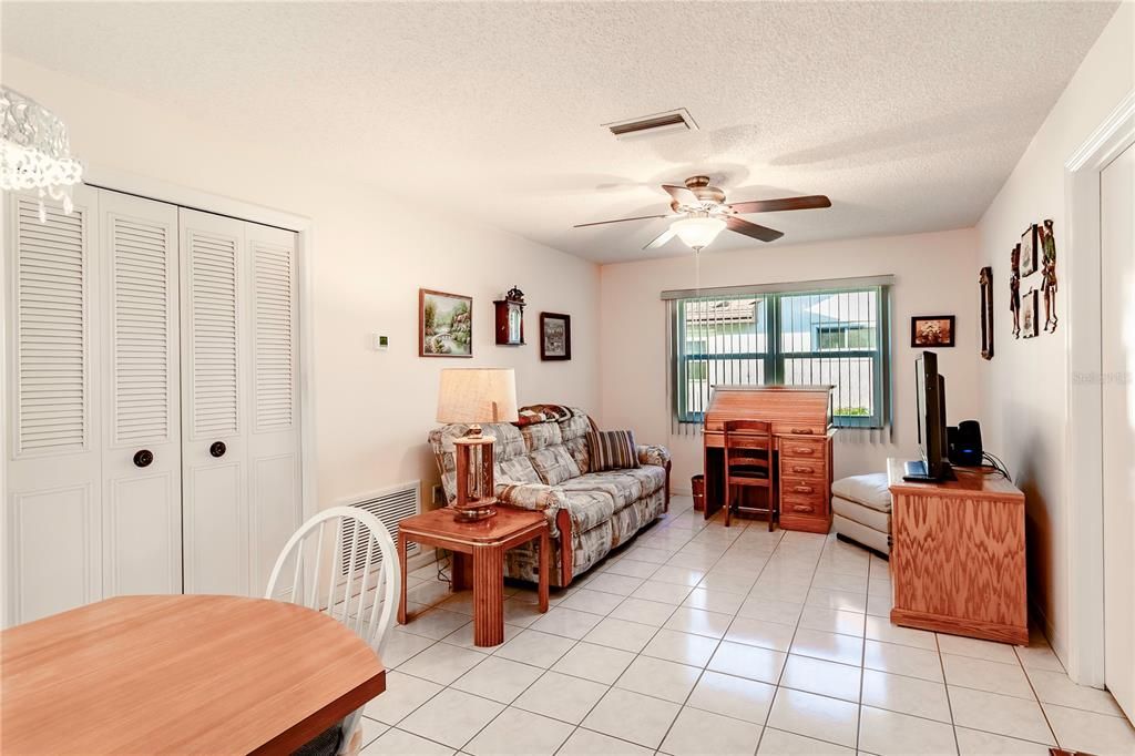 待售: $290,000 (2 贝兹, 2 浴室, 1480 平方英尺)