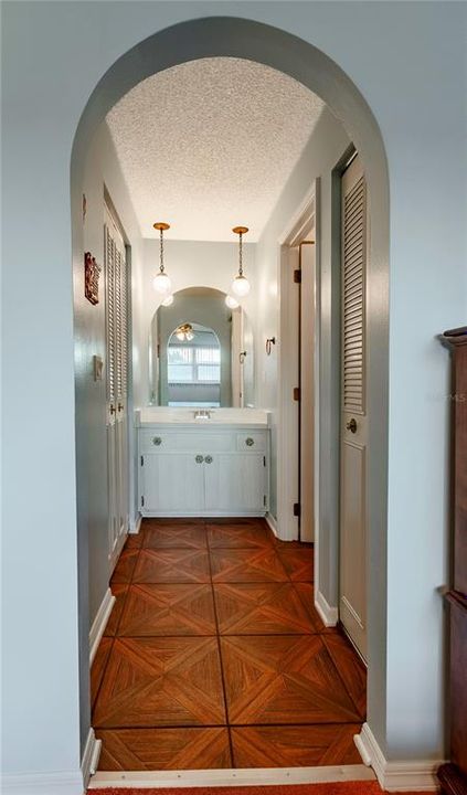 待售: $290,000 (2 贝兹, 2 浴室, 1480 平方英尺)