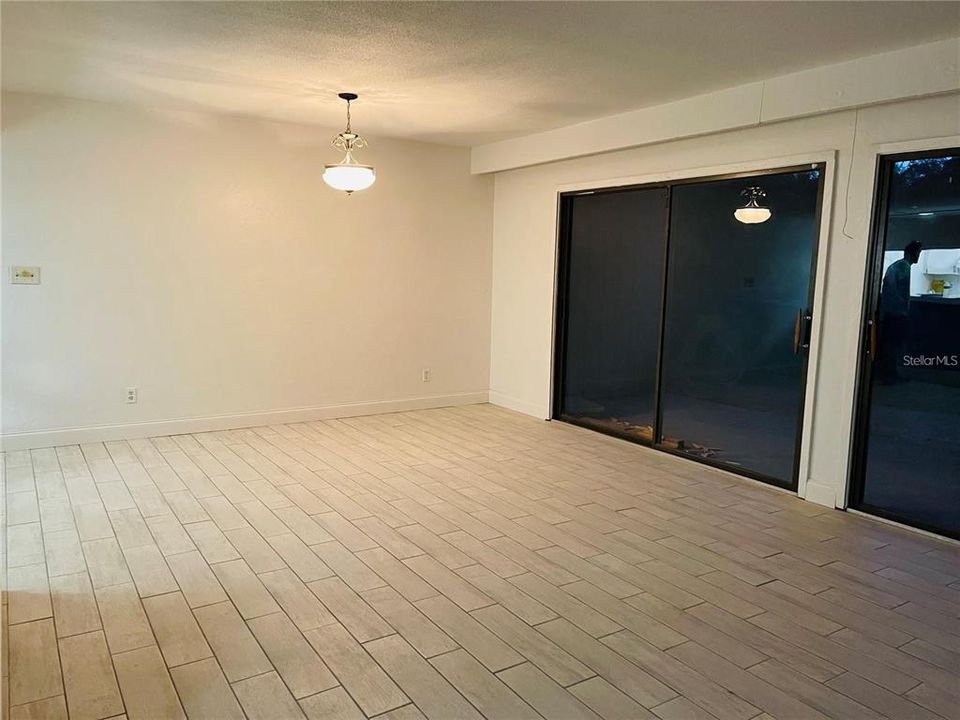 出租: $1,199 (2 贝兹, 2 浴室, 1123 平方英尺)