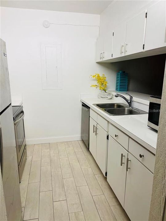 出租: $1,199 (2 贝兹, 2 浴室, 1123 平方英尺)