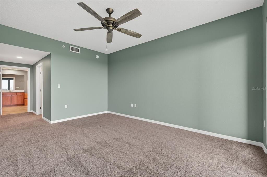 For Sale: $425,000 (2 beds, 2 baths, 1600 Square Feet)