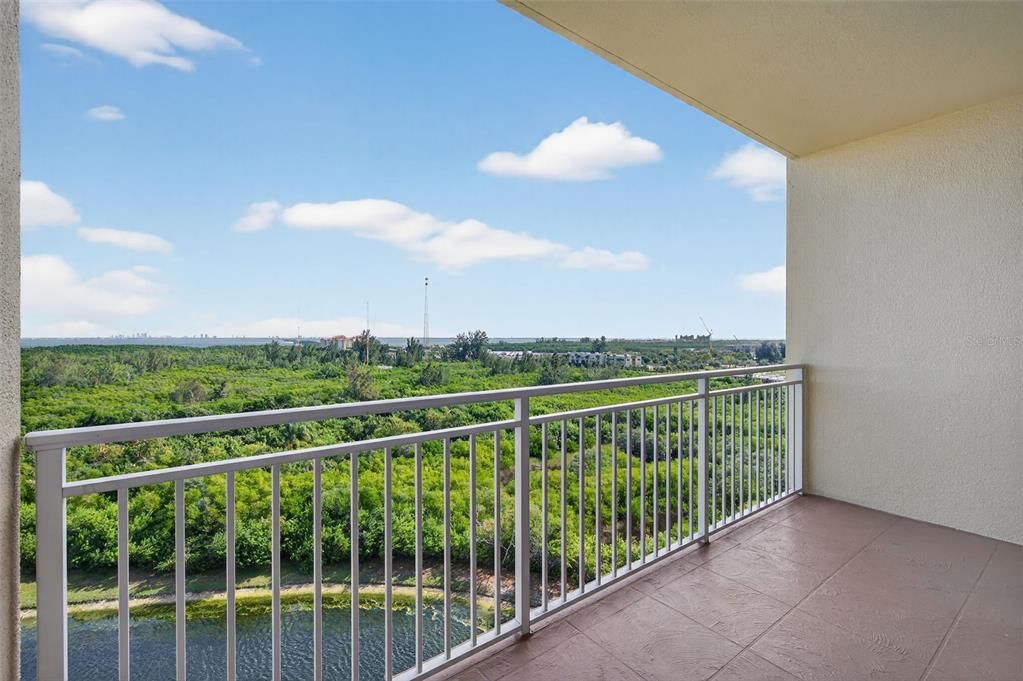 For Sale: $425,000 (2 beds, 2 baths, 1600 Square Feet)