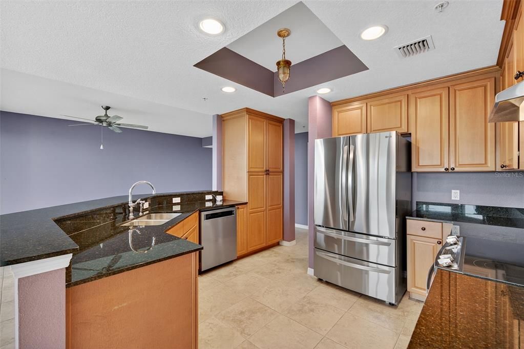 For Sale: $425,000 (2 beds, 2 baths, 1600 Square Feet)