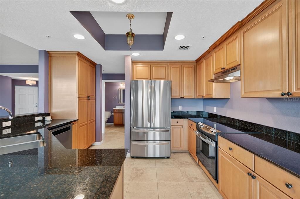 For Sale: $425,000 (2 beds, 2 baths, 1600 Square Feet)