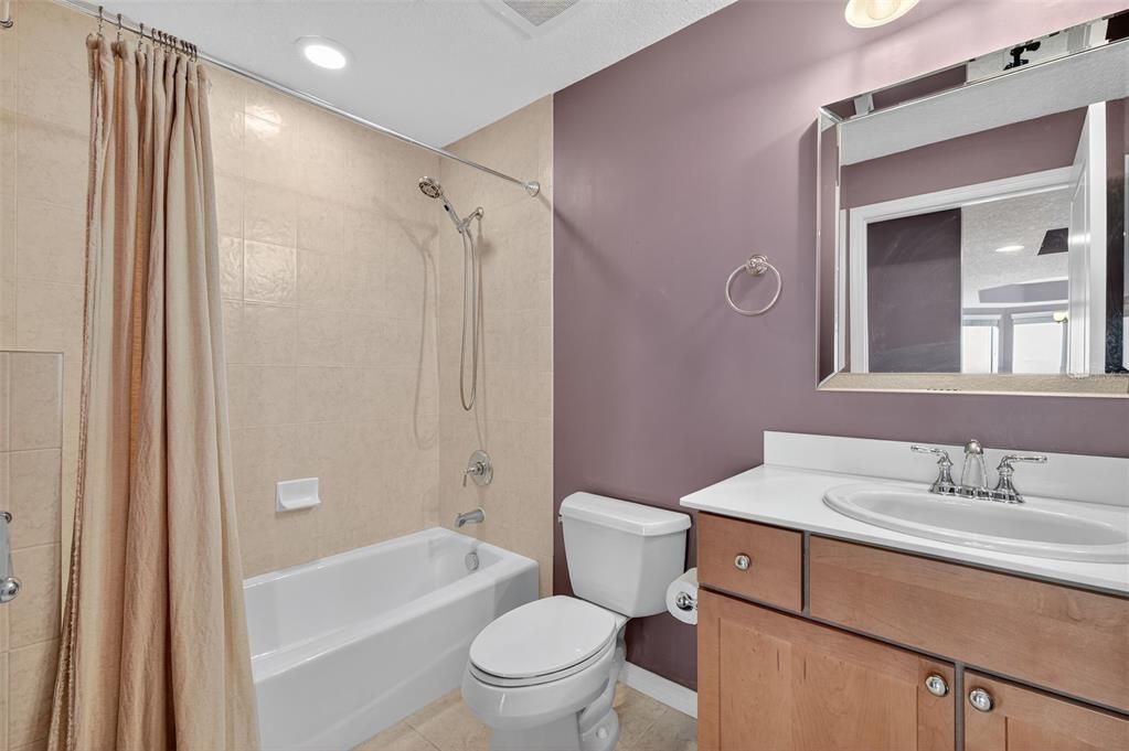 For Sale: $425,000 (2 beds, 2 baths, 1600 Square Feet)