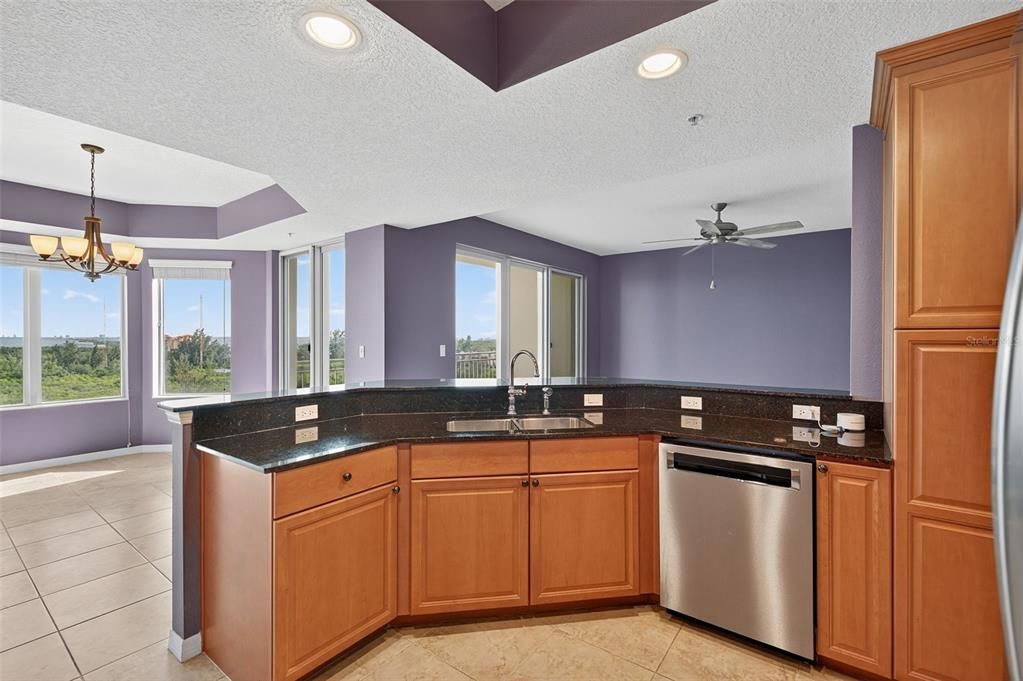 For Sale: $425,000 (2 beds, 2 baths, 1600 Square Feet)