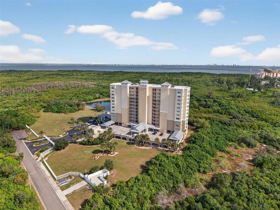 For Sale: $425,000 (2 beds, 2 baths, 1600 Square Feet)