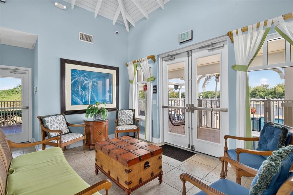 For Sale: $425,000 (2 beds, 2 baths, 1600 Square Feet)