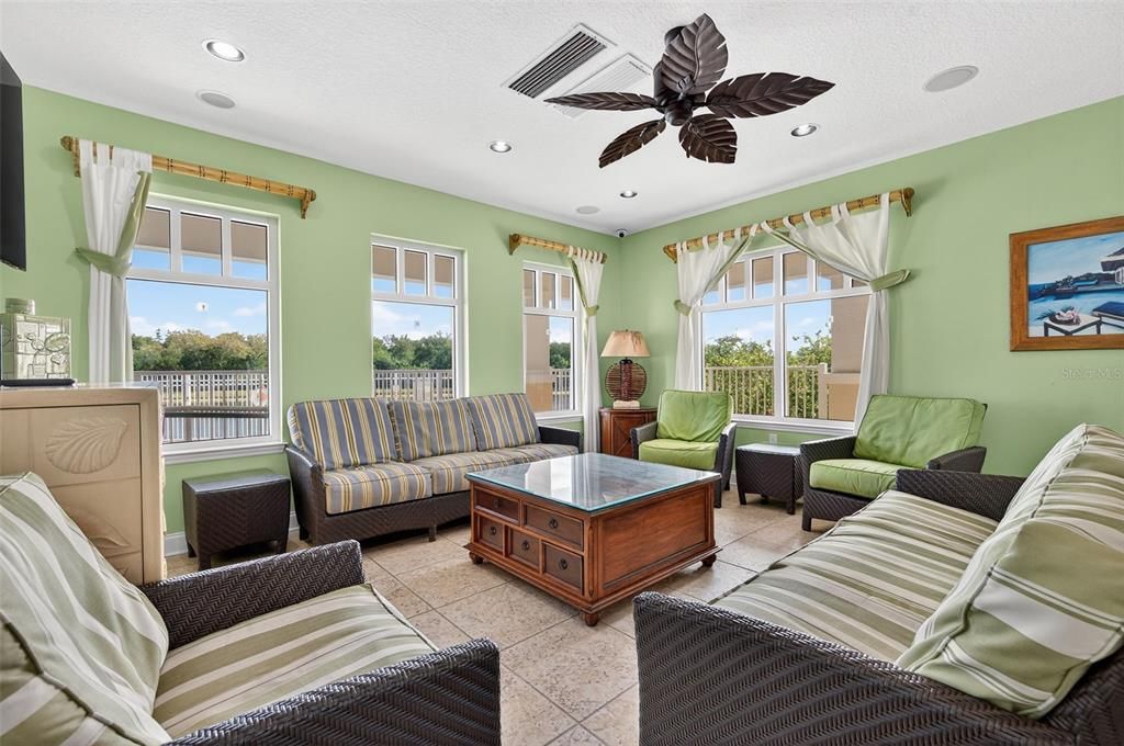 For Sale: $425,000 (2 beds, 2 baths, 1600 Square Feet)