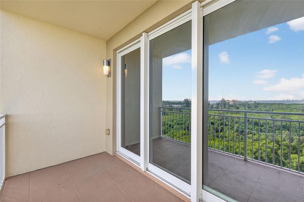 For Sale: $425,000 (2 beds, 2 baths, 1600 Square Feet)