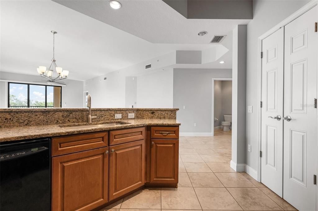 В аренду: $3,000 (3 спален, 2 ванн, 2138 Квадратных фут)