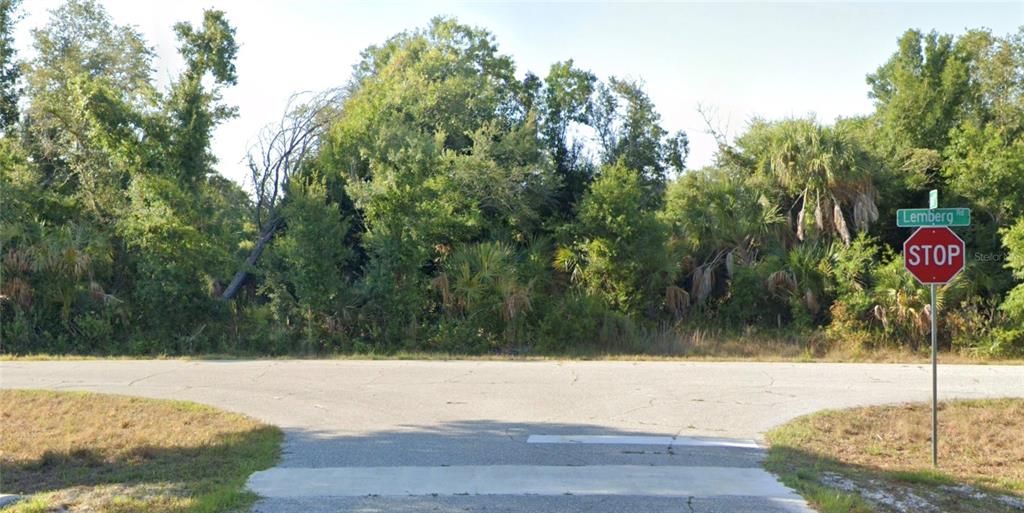 合同活跃: $12,000 (0.24 acres)